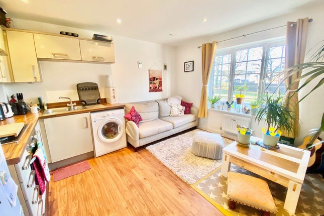 1, Wroughton Road, Aylesbury photo 3