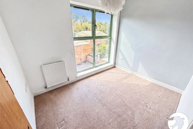 297, Esparto Way, Dartford photo 4