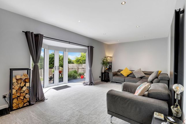 16 High Oakham Hill, Mansfield photo 2