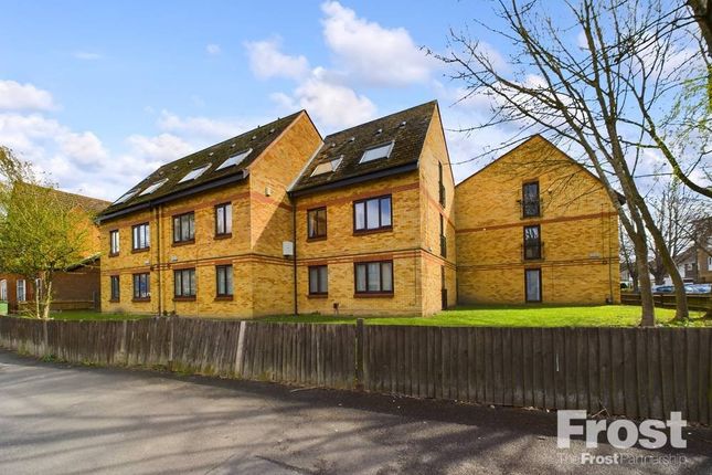 Flat for sale in Cherry Orchard, Staines-Upon-Thames, Surrey