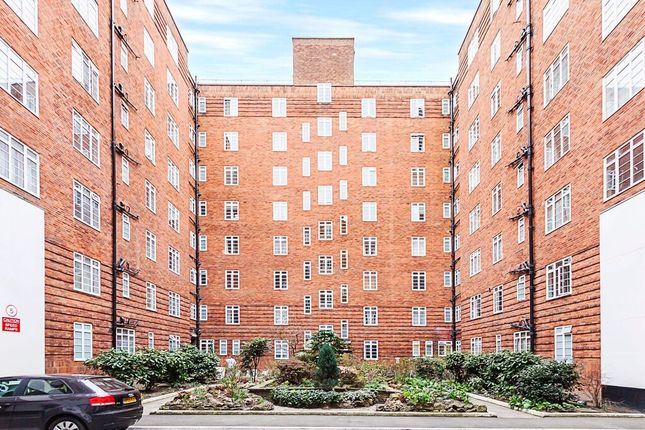 Flat to rent in Latymer Court, Hammersmith Road, Hammersmith