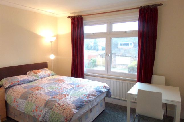 1-bed house on Room 5 - 16, Springfield Road, Ashford, £675/mo