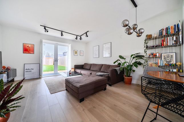20, Key Drive, Cranleigh photo 3
