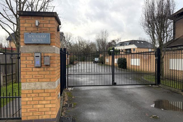 8, Southam Mews, Rickmansworth photo 2