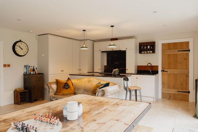 Lake Cottage, Ockham Road North, West Horsley photo 3