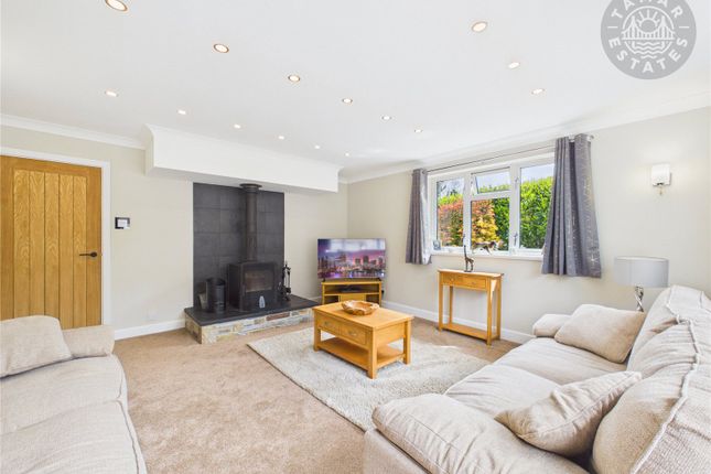 15, Lower Hillside, Liskeard photo 2
