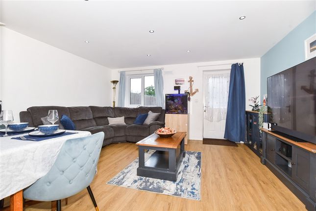 2-bed house on Rags Field, Staplehurst, £315,000