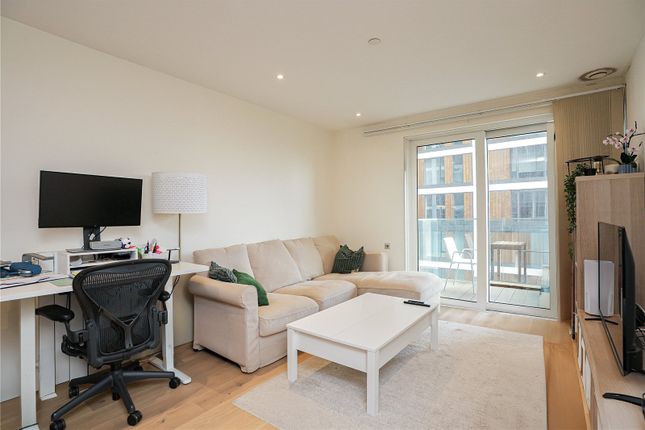 Flat 703, Biring House,, Duke of Wellington Avenue, Royal Arsenal photo 2