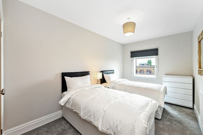 Flat for sale in Warren House, Beckford Close
