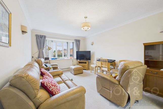 King Richard Court,Flat 39, Wootton Brook Close, Northampton photo 3