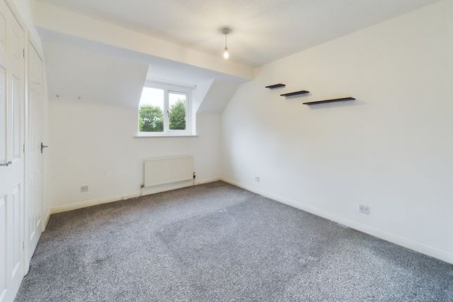 6 Manse Court, Thetford photo 3