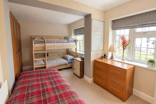15 Castle Avenue, Epsom photo 3