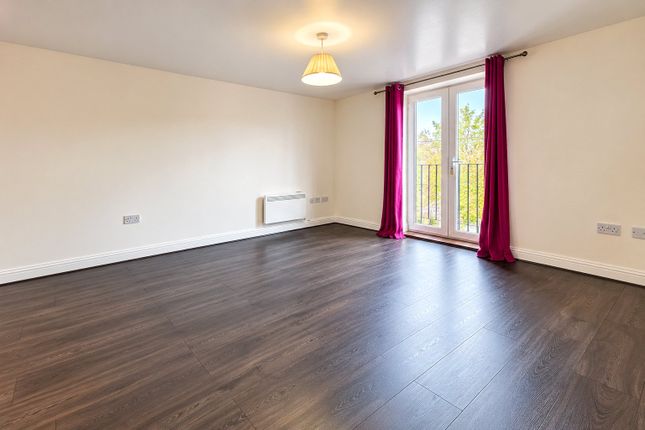 Tudor Way, Woking photo 4