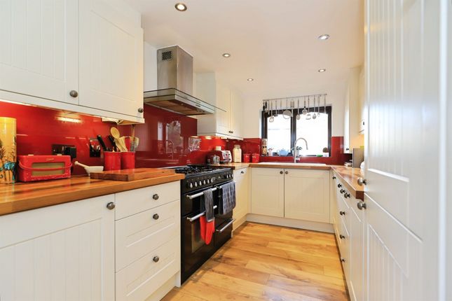 38, Wollescote Road, Stourbridge photo 4