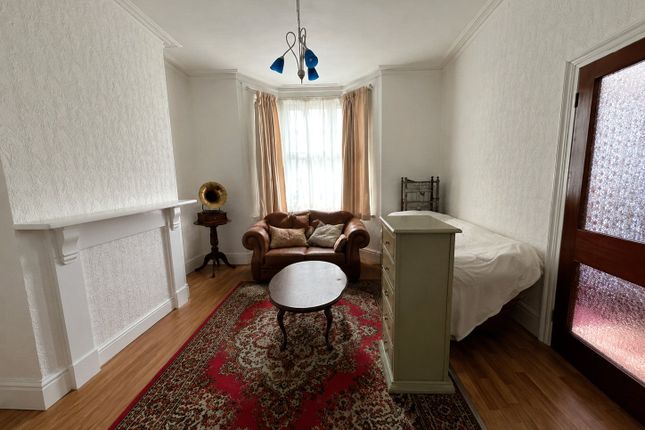 52, Elmer Road, London photo 2