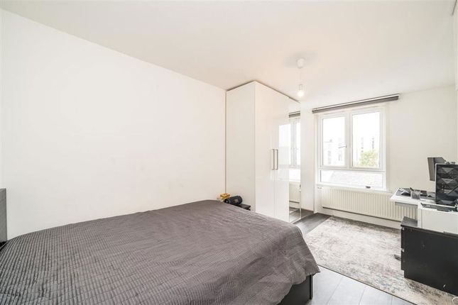 Flat 43, 2A, Navarre Road, London photo 3