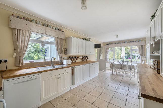 1361608-13-68E677...