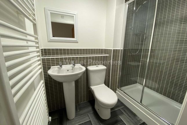 84, Romana Square, Altrincham photo 5