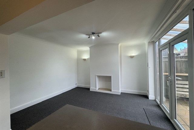 37, Southampton photo 2