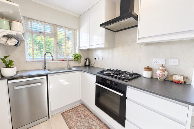 33, Brambles Farm Drive, Uxbridge photo 3