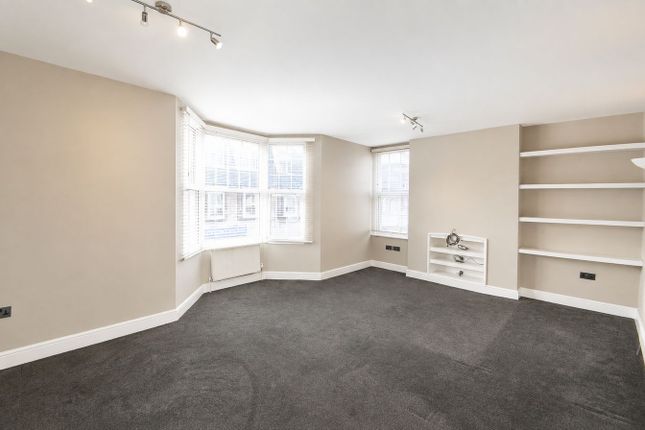 4B, Baker Street, WEYBRIDGE photo 2