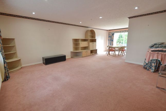 16 Ten Acre Drive, Manchester photo 4