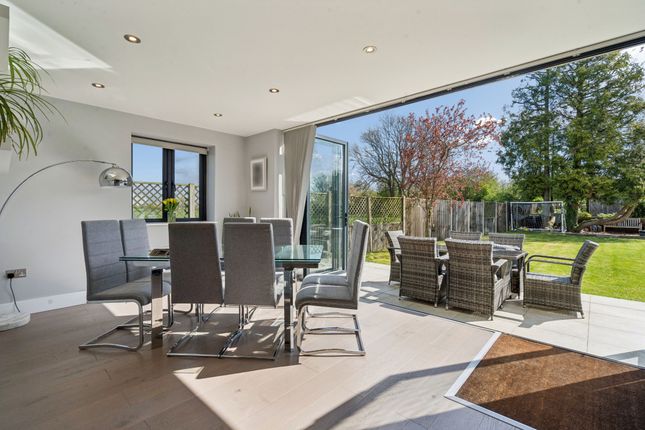 14 Sunnymede Avenue, Chesham photo 3
