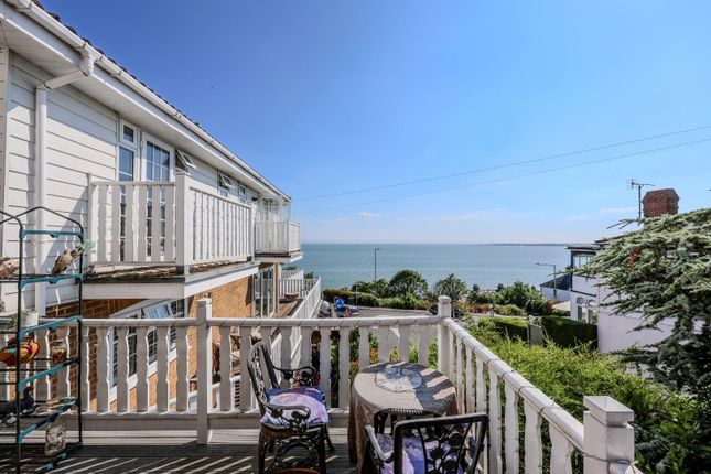 4, Sea Reach, Leigh-On-Sea photo 2
