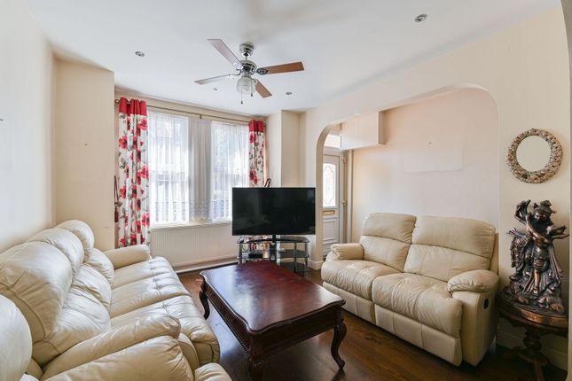 Marlborough Road, Colliers Wood photo 4