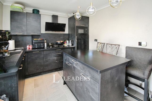 33, Calluna Drive, Milton Keynes photo 3