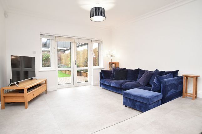 8a Rossett Green Lane, Harrogate photo 3