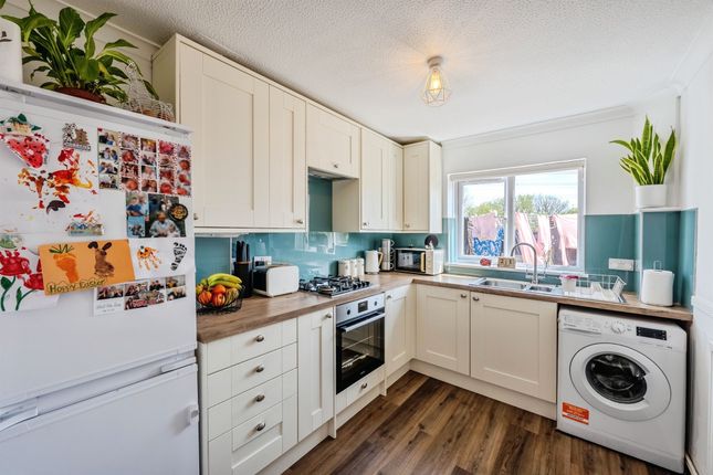 16, Sunnycroft, Caldicot photo 4