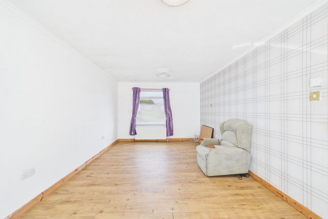 12 Iona Path, Glasgow photo 2