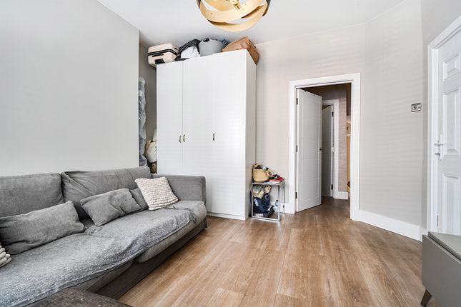 25a, Leighton Road, Enfield photo 4