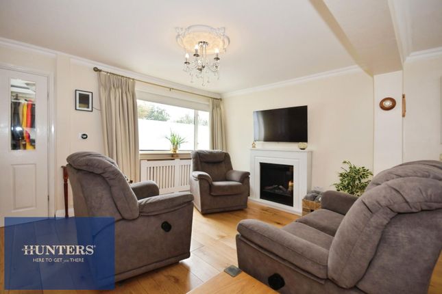16, Longshaw Close, Chesterfield photo 4