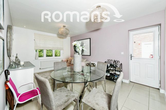 6, Millers Grove, Reading photo 4