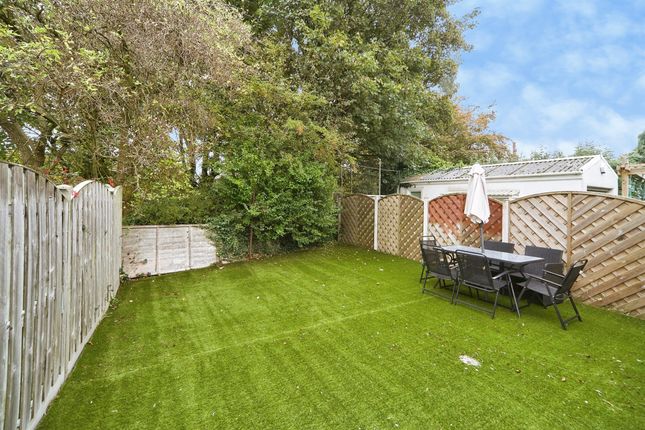1, Owlcotes Drive, Pudsey photo 2