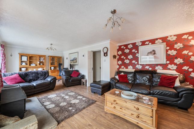 5, The Orchard, Swindon photo 3