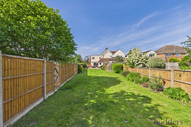 4 Holly Cottages,, Moated Farm Drive, Addlestone photo 4