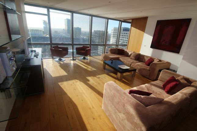 Thumbnail Flat to rent in West India Quay, Hertsmere Road, London