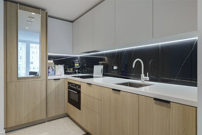 Apartment 1407, Bouchon Point, 7, Cendal Crescent, Whitechapel photo 4