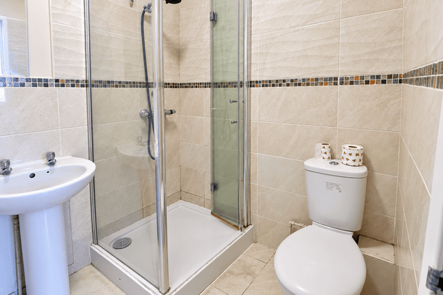 138 Chalkhill Road, Wembley photo 5