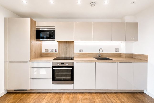 Flat 142, Roma Corte, 1, Elmira Street, London photo 2