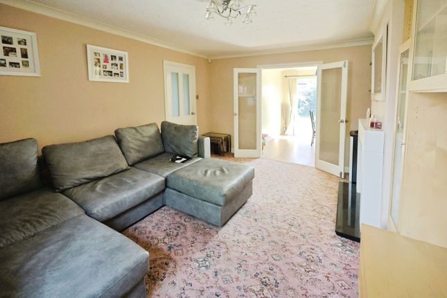 5, Heatherburn Court, Newton Aycliffe photo 3