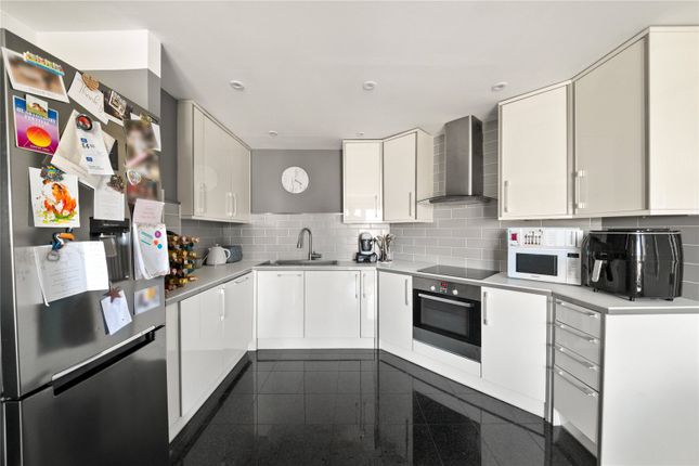 44, Little London Close, Uxbridge photo 4