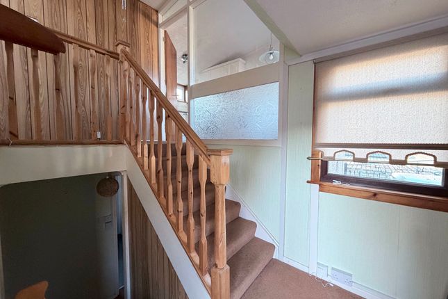 48h Braeface Road, Glasgow photo 3