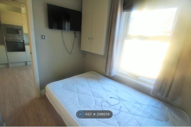Flat, Kingsbridge Court Kingsbridge Road, Poole photo 4