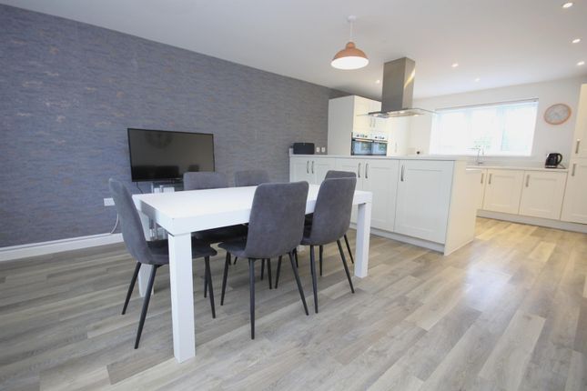 45, Cleverley Rise, Bursledon photo 4