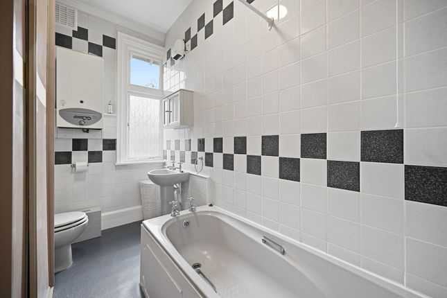 Flat for sale in Worcester Road, Davington Court