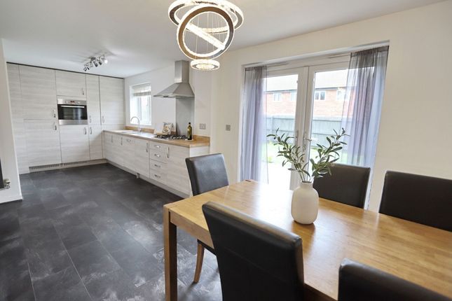 23 Augustine Drive, Manchester photo 4
